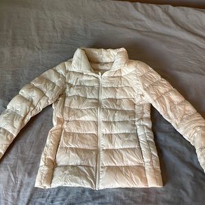 Uniqlo cream puffer jacket size XS